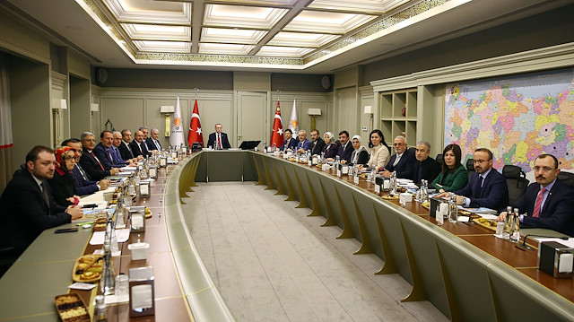 Ahmet Davutoğlu’na AKP’den ihraç talebi - Son dakika