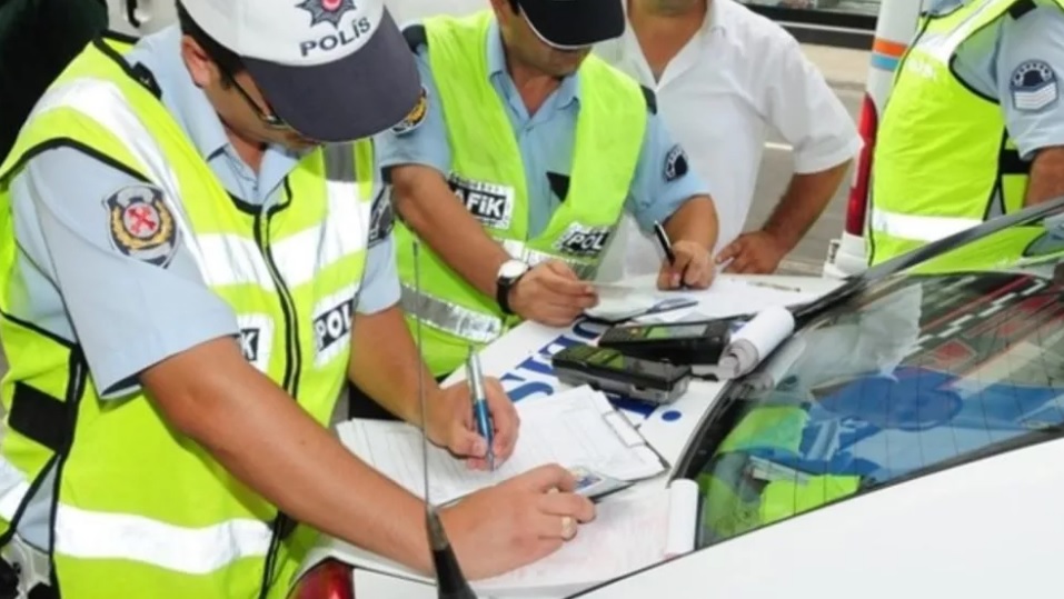 Emniyet Genel Müdürlüğü&#39;nden &#39;Yeni trafik cezaları&#39; iddiasına ilişkin açıklama geldi!