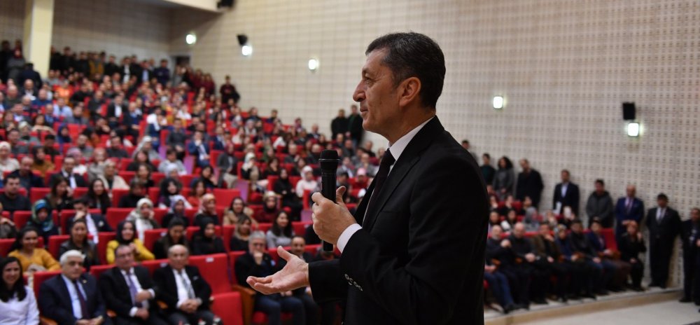 Milli Eğitim Bakanı Selçuk&#039;tan okulların açılması hakkında son dakika açıklaması! Kolay değil!